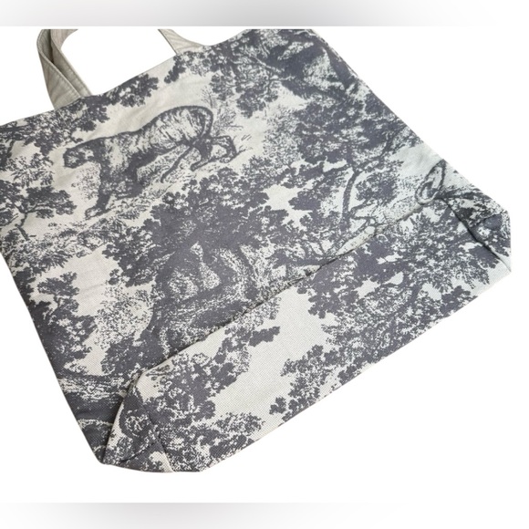New in Bag RARE Christian Dior GWP Embroidered Tote Bag Made in Italy - Picture 4 of 13